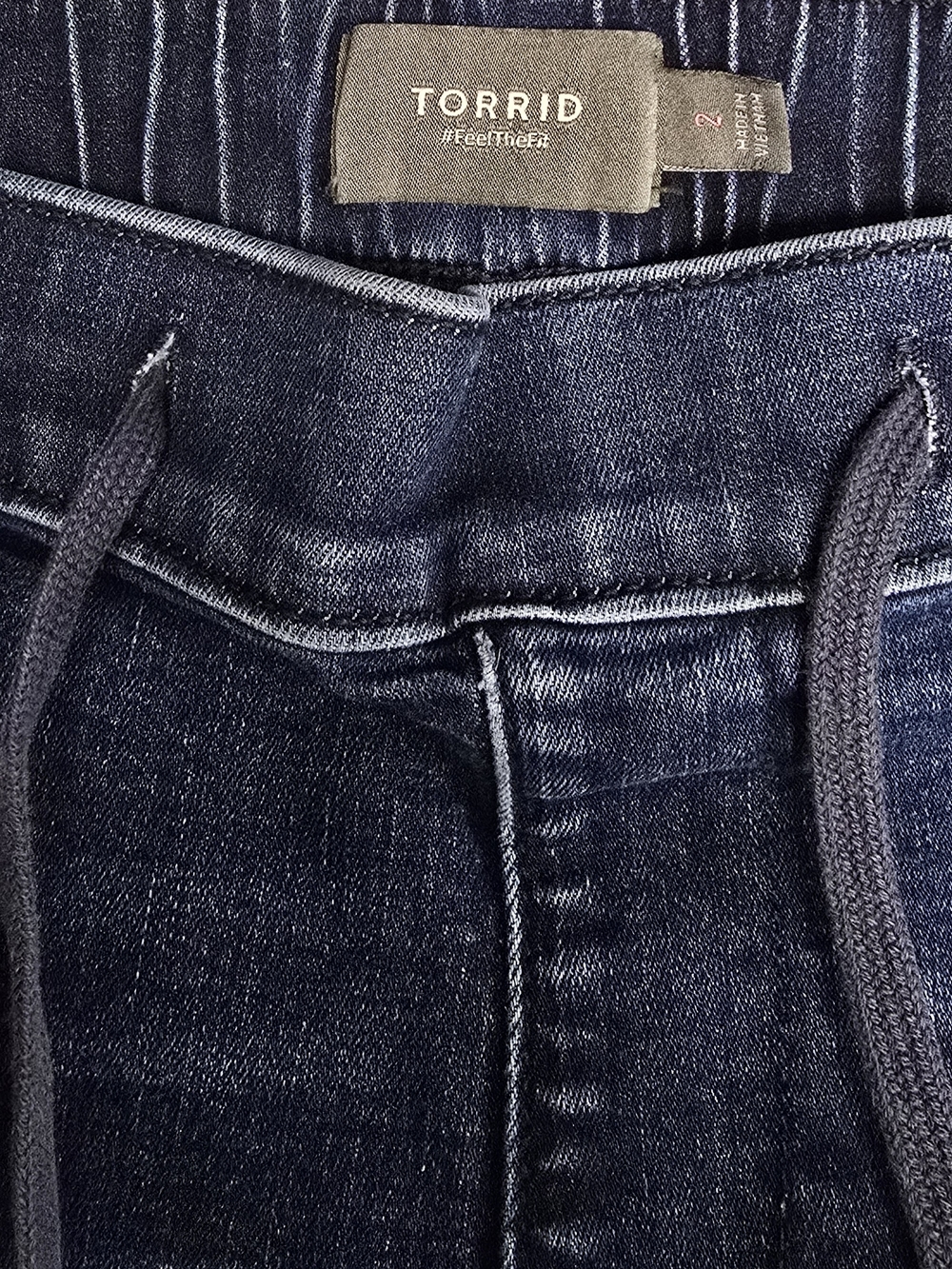 ❤️ Torrid Denim Shorts 2 Plus Size Dark Wash Drawstring Waist Summer Casual - Picture 4 of 8